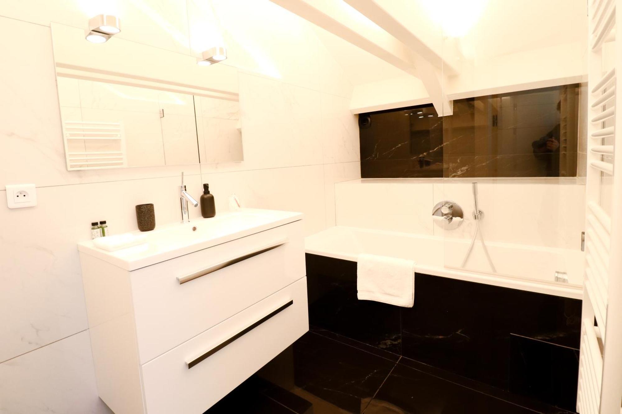 Residence Buttura Cannes Oda fotoğraf